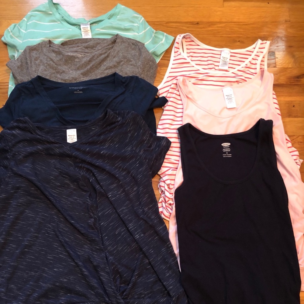 Mix lot medium maternity tops